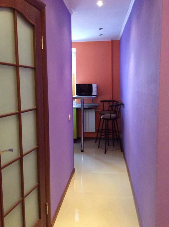Apart Na Himnaziinoi Naberezhnii Apartman Harkov Kültér fotó
